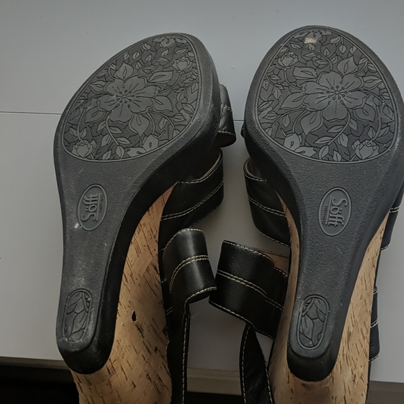 Black Leather Wedged Heel Sandal - Picture 7 of 10